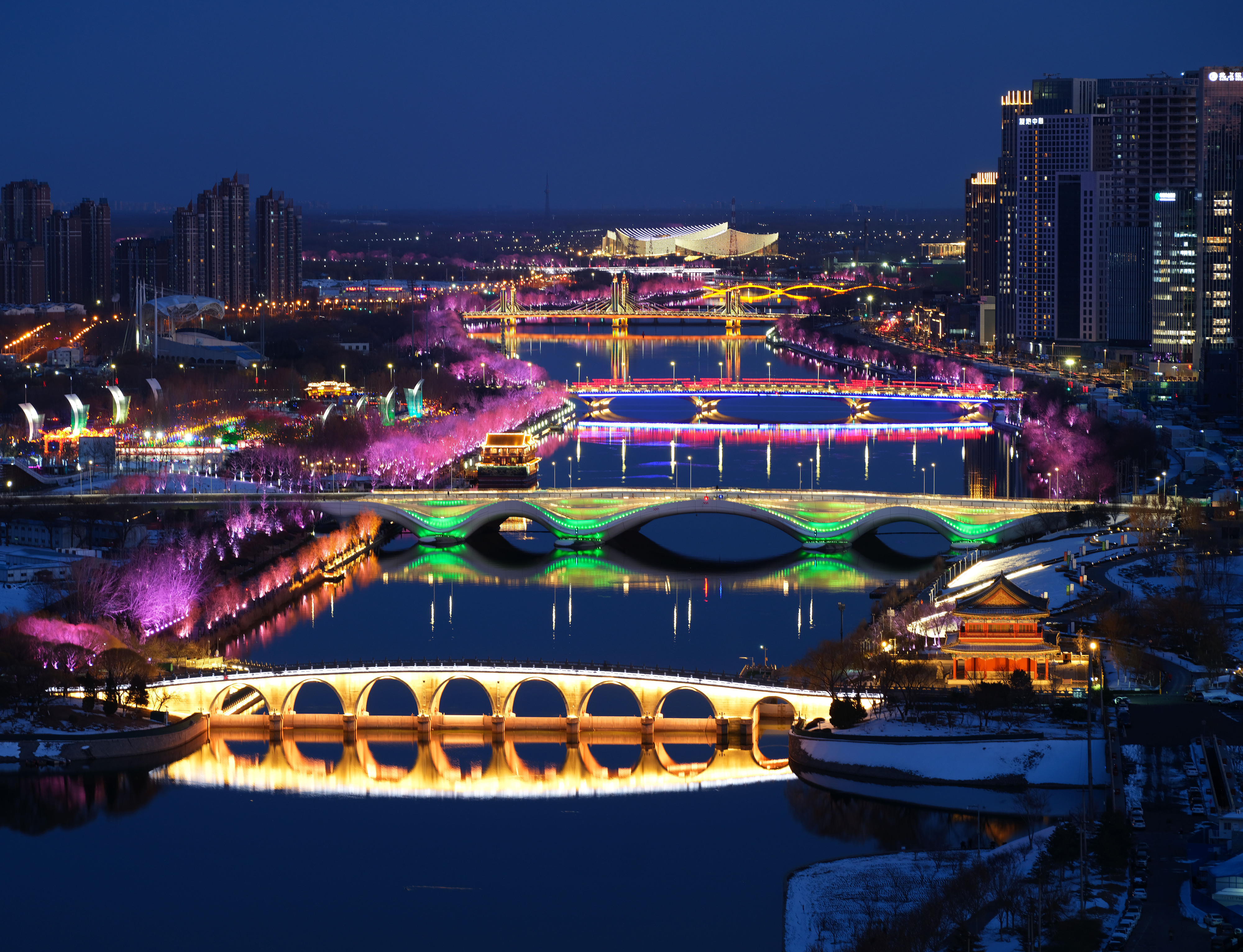 2024年2月22日，京杭大運河北京通州段夜景。